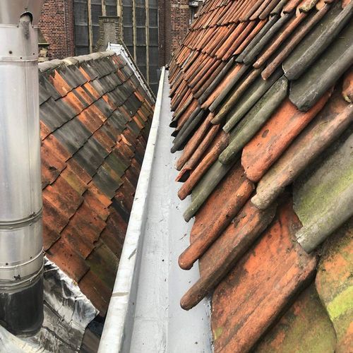Oude dakgoot weer helemaal nieuw Dakgoot in Winsum reparatie